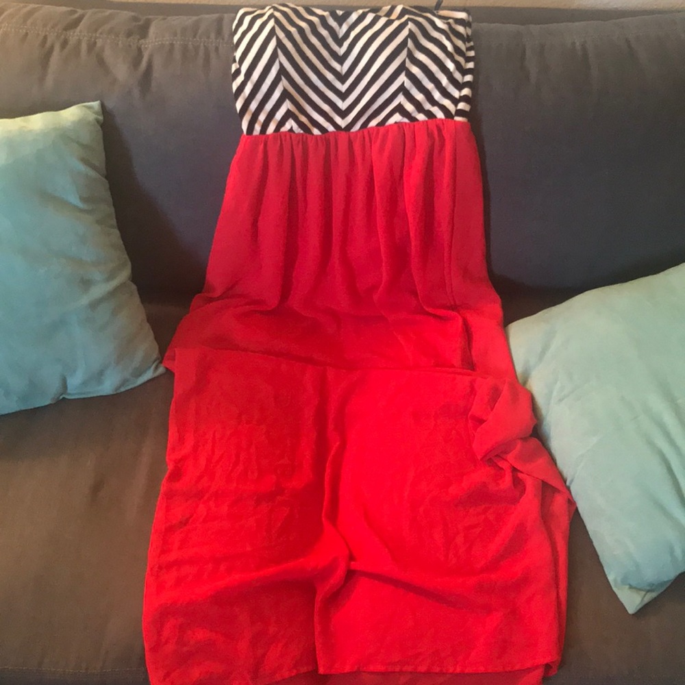 Maxi dress, red with black and white stripes